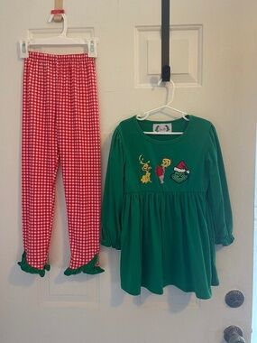 The Grinch Who Stole Christmas Boutique 2 Pc Outfit   Girls 7/8